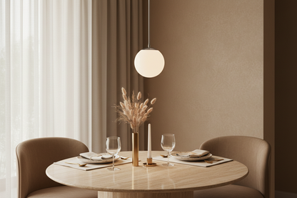 LUNA 20 hanglamp boven eettafel met botanisch accent