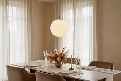 LUNA 30 – Eettafel