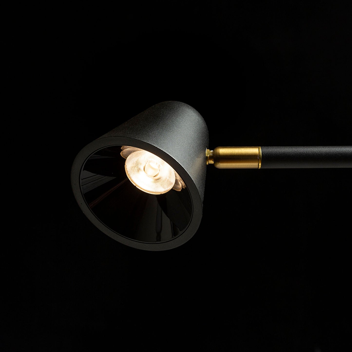 STIG vloerlamp spot detail