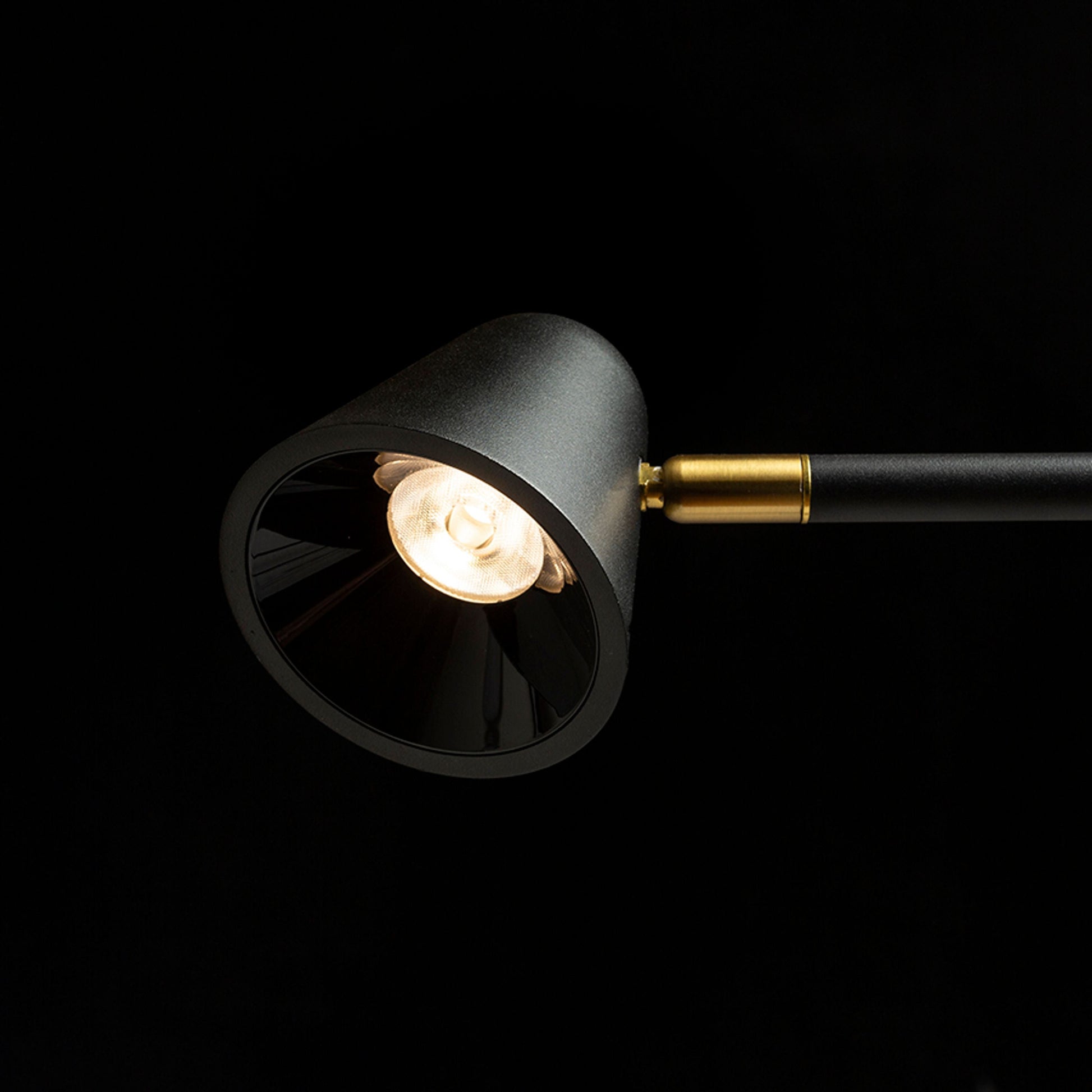 STIG vloerlamp spot detail