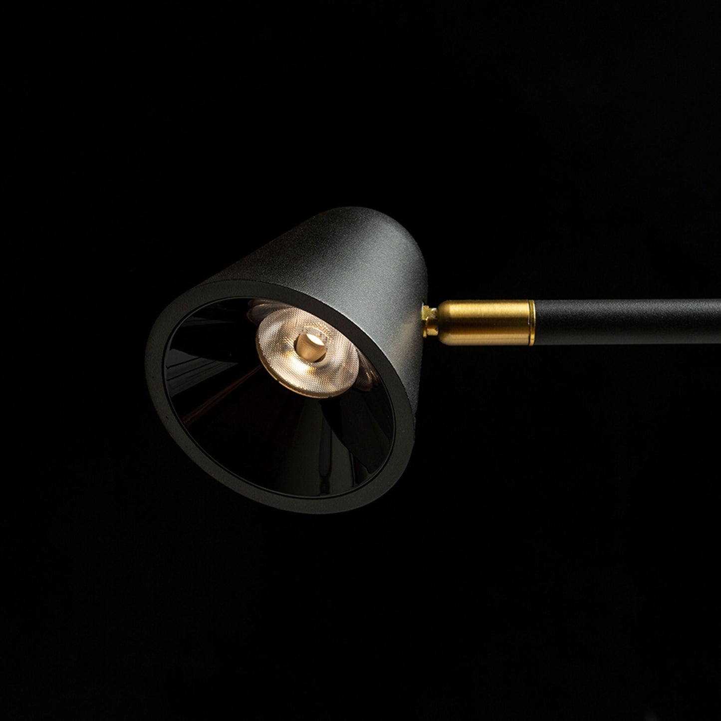 STIG vloerlamp spot detail