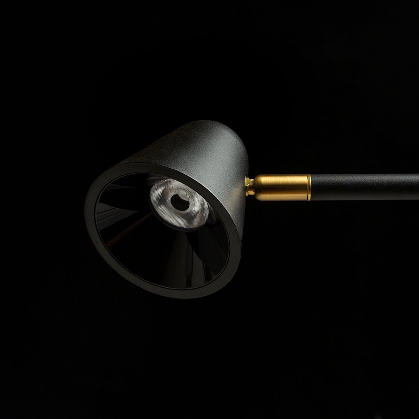 STIG vloerlamp spot detail