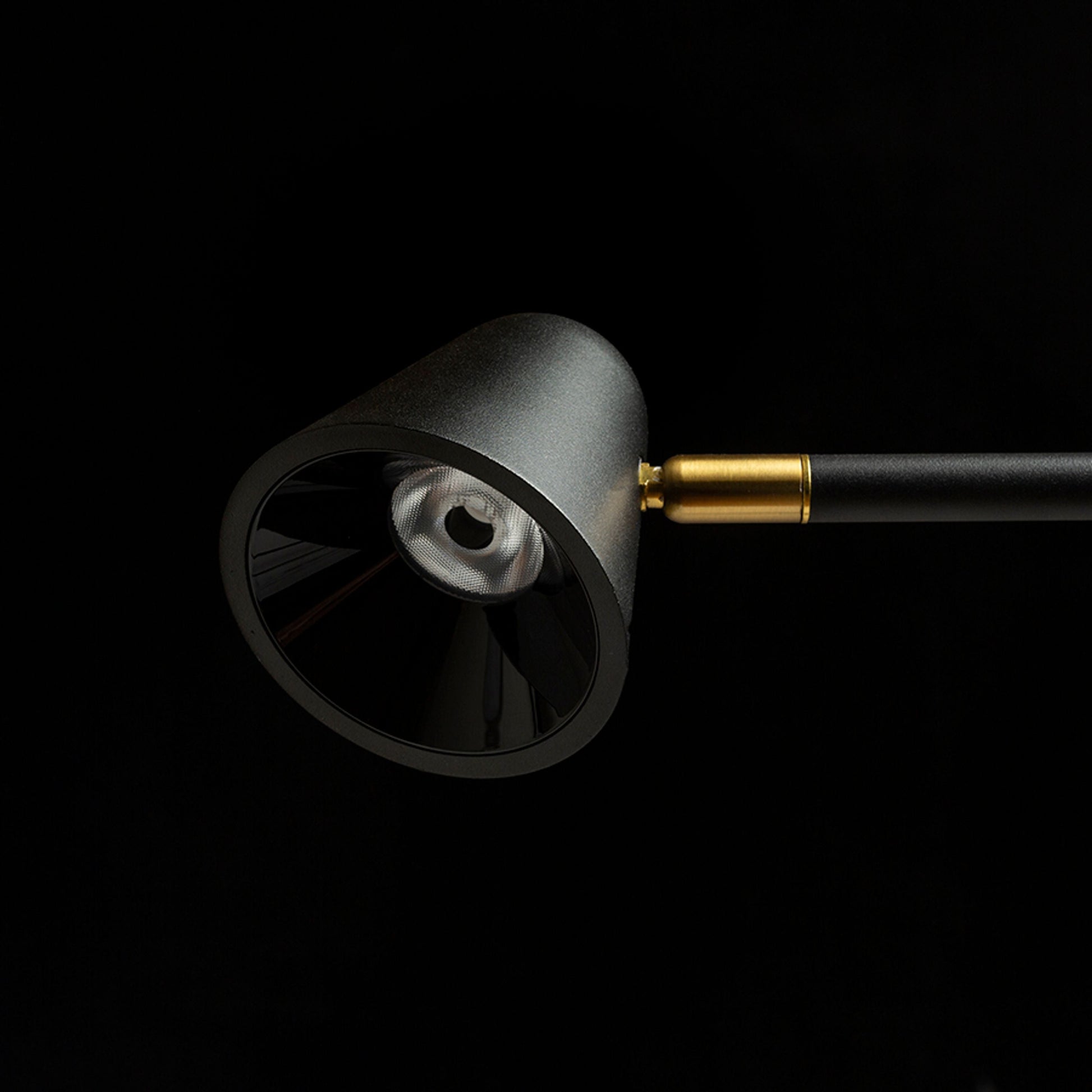 STIG vloerlamp spot detail